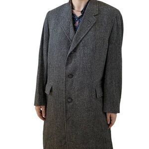 Vintage 1960s Hickey Freeman Gray Chevron Wool Dark Academia Mid Length Coat 39S
